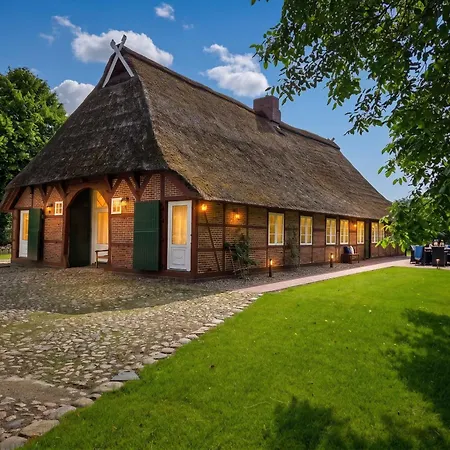 Fh Luhe-hof - Historisches Reetdachanwesen 度假居