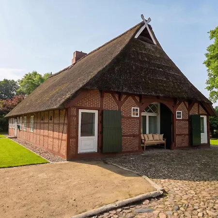 Fh Luhe-hof - Historisches Reetdachanwesen Ferienhaus *