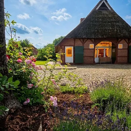 Fh Luhe-hof - Historisches Reetdachanwesen Ferienhaus